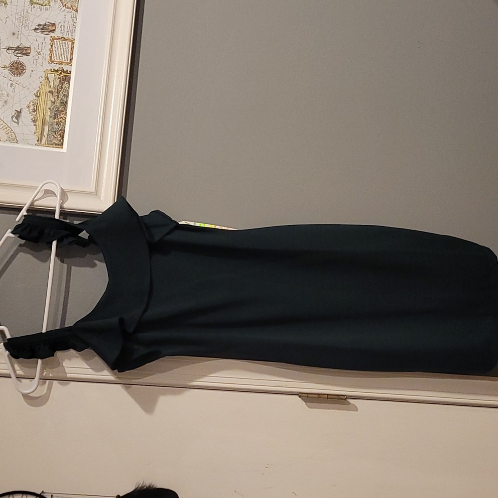 Nwt green bodycon with ruffle